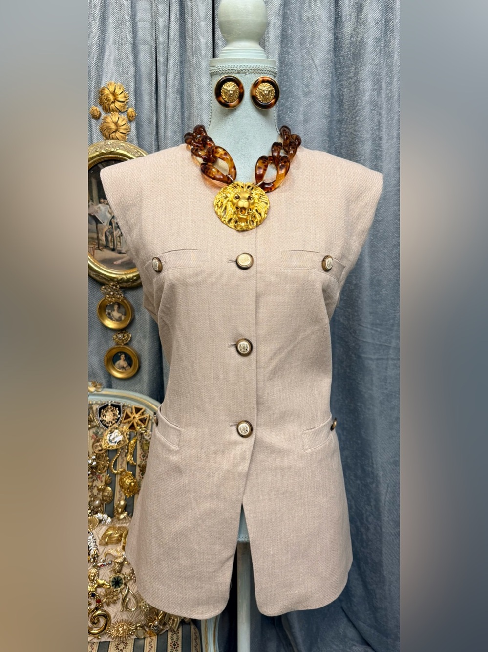 Sahara Regent- Beige Vest with Lion Jewelry